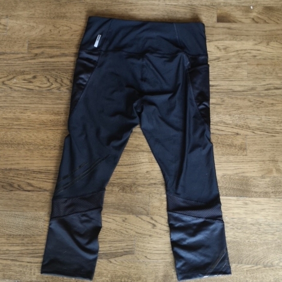 REEBOK Black Multitextured Camouflage RBX Crops M - Picture 2 of 9